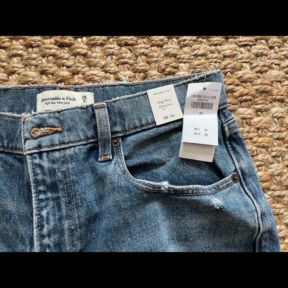 Abercrombie High Rise Mom Jeans - Picture 8 of 9
